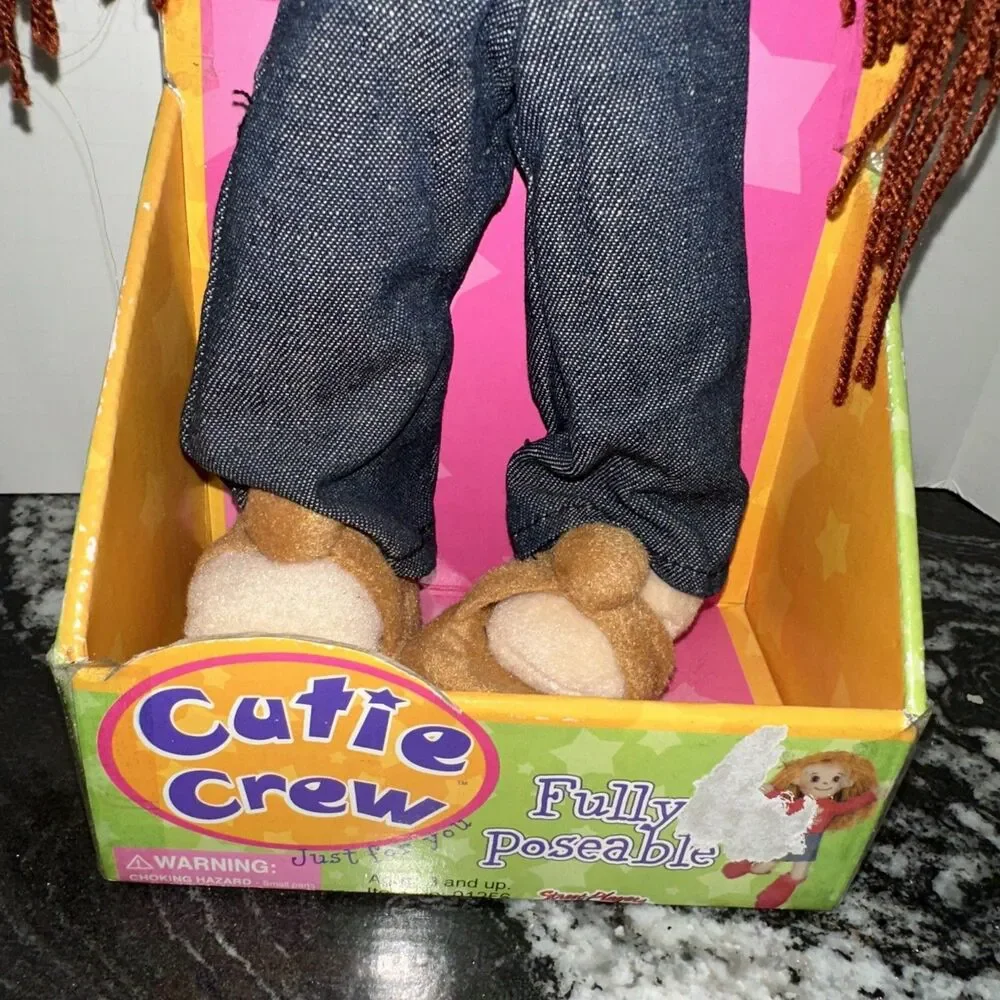 NEW - Cutie Crew Chloe Fully Poseable Doll 12